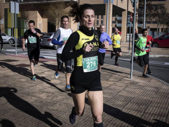 Más de 800 corredores participaron este domingo en la VI San Silvestre de Artica para ayudar a la niña Nerea.