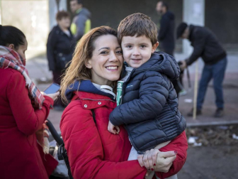 Más de 800 corredores participaron este domingo en la VI San Silvestre de Artica para ayudar a la niña Nerea.