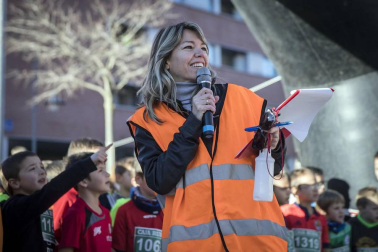 Más de 800 corredores participaron este domingo en la VI San Silvestre de Artica para ayudar a la niña Nerea.
