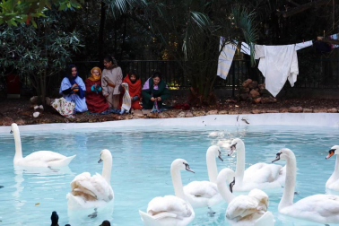 El parque municipal del Castillo de Cortes acogió este domingo una nueva edición del Belén Viviente, después de que el año pasado se tuviera que cancelar por falta de voluntarios para el montaje.