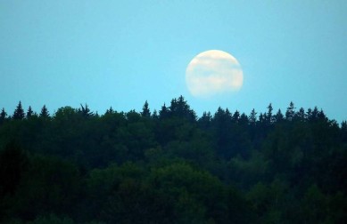 Fotos del eclipse lunar visto desde Navarra y otras partes del mundo (27 de julio de 2018)