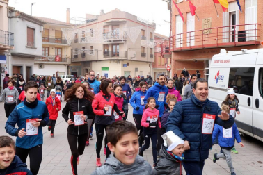 Varias localidades de la Ribera como Cortes, Buñuel, Fustiñana, Cascante o Arguedas despidieron el año corriendo una San Silvestre