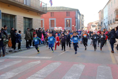Varias localidades de la Ribera como Cortes, Buñuel, Fustiñana, Cascante o Arguedas despidieron el año corriendo una San Silvestre