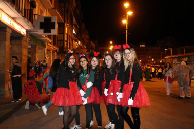 Pamplona vuelve a recibir el año disfrazada