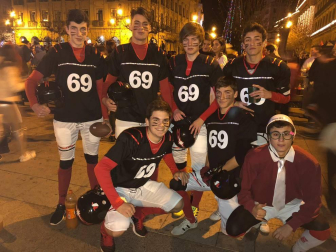 Pamplona vuelve a recibir el año disfrazada