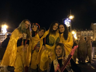 Pamplona vuelve a recibir el año disfrazada