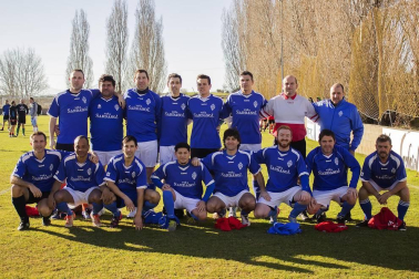El 29 de diciembre el Club Atlético Huracán de Allo celebró 90 años de historia como mejor sabe, jugando a fútbol. Durante la mañana se organizó un torneo de veteranos, en el que además del equipo local también participaron el C.D. Urantzia, el C.D. Zarramonza y el C.D. Lerinés. Tras la entrega de premios y el tradicional  vermú, se celebró una comida popular en el centro cívico con bingo y sobremesa con Txutin Ibáñez.