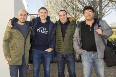 El 29 de diciembre el Club Atlético Huracán de Allo celebró 90 años de historia como mejor sabe, jugando a fútbol. Durante la mañana se organizó un torneo de veteranos, en el que además del equipo local también participaron el C.D. Urantzia, el C.D. Zarramonza y el C.D. Lerinés. Tras la entrega de premios y el tradicional  vermú, se celebró una comida popular en el centro cívico con bingo y sobremesa con Txutin Ibáñez.