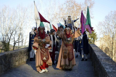 Fotos de la llegada de los Reyes Magos a Pamplona y de la cabalgata