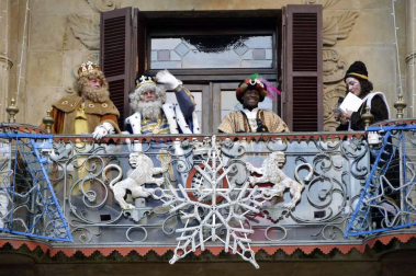 Fotos de la llegada de los Reyes Magos a Pamplona y de la cabalgata