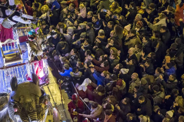 Fotos de la llegada de los Reyes Magos a Pamplona y de la cabalgata