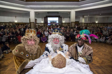 Fotos de la llegada de los Reyes Magos a Pamplona y de la cabalgata