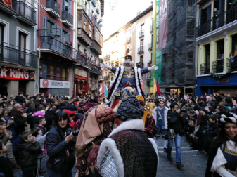 Fotos de la llegada de los Reyes Magos a Pamplona y de la cabalgata