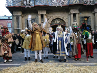 Fotos de la llegada de los Reyes Magos a Pamplona y de la cabalgata