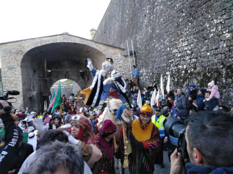 Fotos de la llegada de los Reyes Magos a Pamplona y de la cabalgata