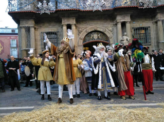 Fotos de la llegada de los Reyes Magos a Pamplona y de la cabalgata