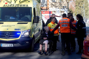 Tres muertos y una veintena de heridos