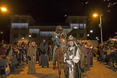 Fotos de la cabalgata de los Reyes Magos en Estella