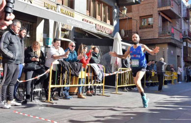 El XXXIX Cross de Reyes de Peralta ha congregado a 370 participantes y ha reunido cerca de 400 kilos de alimentos para el Sáhara.