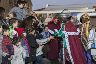 Fotos de las cabalgatas de los Reyes Magos en Barañáin, Beriáin, Mutilva, Villava, Ansoain, Berriozar, Huarte, Burlada, Orkoien, Beriain, Berrioplano, Sarriguren, Zizur y Noáin.