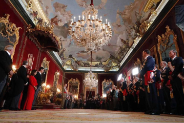 Los Reyes Felipe y Letizia presiden la tradicional celebración de la Pascua Militar. Asisten el presidente del Gobierno, Pedro Sánchez, y los ministros de Defensa, Margarita Robles, e Interior, Fernando Grande-Marlaska.