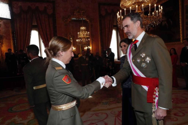 Los Reyes Felipe y Letizia presiden la tradicional celebración de la Pascua Militar. Asisten el presidente del Gobierno, Pedro Sánchez, y los ministros de Defensa, Margarita Robles, e Interior, Fernando Grande-Marlaska.