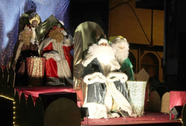 Fotos de las cabalgatas de los Reyes Magos en Ayegui, Andosilla, Azagra, San Adrián, Lodosa, Sartaguda y Viana.