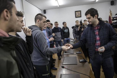 Fotos de los reyes y reinas entre los quintos que cumplen 18 en Alsasua