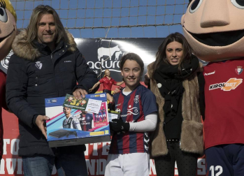 Los protagonistas de los diferentes premios otorgados en la ceremonia de clausura del torneo celebrada el lunes, 7 de enero.