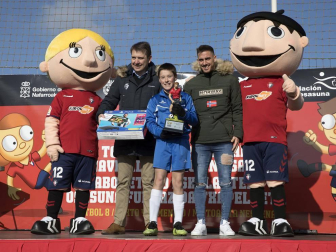 Los protagonistas de los diferentes premios otorgados en la ceremonia de clausura del torneo celebrada el lunes, 7 de enero.