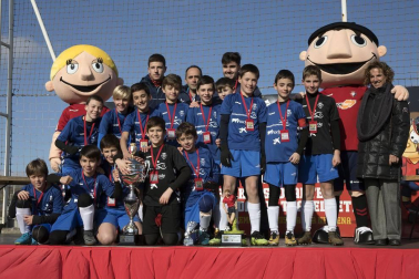 Los protagonistas de los diferentes premios otorgados en la ceremonia de clausura del torneo celebrada el lunes, 7 de enero.