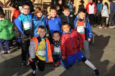 Peralta celebró el 5 de enero la edición número treinta y nueve de su Cross de Reyes. Hasta 370 atletas, de las diferentes categorías organizadas, se reunieron en esta localidad de la Ribera Alta de Navarra para disfrutar de una carrera de casi cinco kilómetros de longitud que transita por su casco urbano. Una cita que, además, tuvo su lado solidario, ya que se consiguieron recoger hasta 400 kilos de alimentos que se entregaron a la Asociación Navarra de Amigos del Sáhara (ANAS).