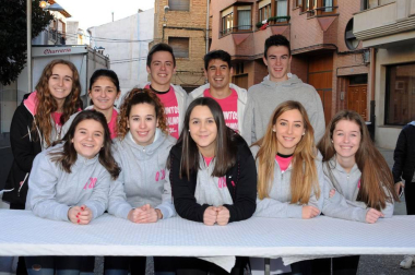 El sábado 5 de enero, antes de la noche de Reyes, la plaza de los Fueros de Azagra acogió el tradicional mercado de  época con la presencia de pastores, romanos o un belén viviente. Los que se acercaron hasta allí pudieron disfrutar con diferentes puestos, como los de castañas, garrapiñadas, vino, tortas o chistorra. El evento ha estado organizado, en esta ocasión, por la Asociación de Mujeres La Vellida, la parroquia El Salvador, los quintos de 2020 y el consistorio local.