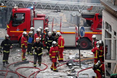 La explosión hizo temblar las ventanas y cristales y causó importantes daños materiales sobre los edificios y comercios colindantes