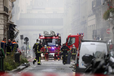 La explosión hizo temblar las ventanas y cristales y causó importantes daños materiales sobre los edificios y comercios colindantes