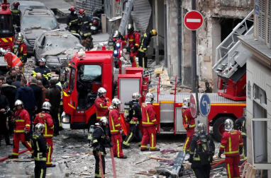 La explosión hizo temblar las ventanas y cristales y causó importantes daños materiales sobre los edificios y comercios colindantes
