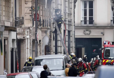 La explosión hizo temblar las ventanas y cristales y causó importantes daños materiales sobre los edificios y comercios colindantes