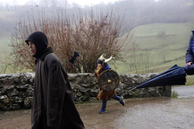 Uitzi es uno de los primeros pueblos navarros en celebrar los Carnavales. Una semana después de la festividad de los Reyes Magos, los uitzarras se disfrazan y salen a las calles