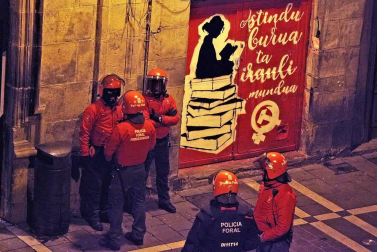 Operación en el Palacio Marqués del Rozalejo para inspeccionar el gaztetxe Maravillas.