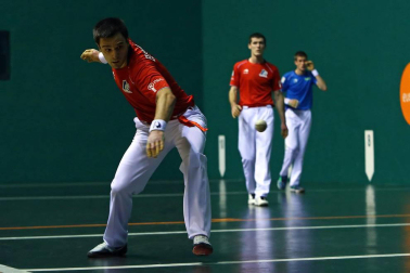 Imágenes del partido disputado este sábado en Pamplona.