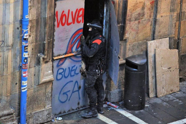 Okupan de nuevo Rozalejo tras la manifestación en apoyo al gaztetxe