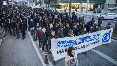 Manifestación en Pamplona en apoyo al gaztetxe Maravillas