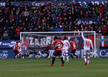 Imágenes del partido Osasuna-Mallorca disputado en El Sadar.