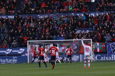 Imágenes del partido Osasuna-Mallorca disputado en El Sadar.