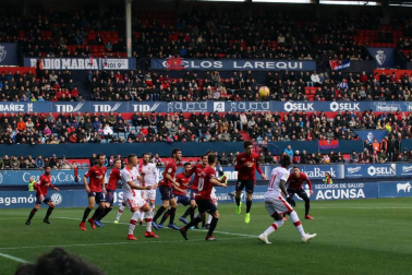 Imágenes del partido Osasuna-Mallorca disputado en El Sadar.