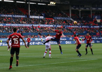 Imágenes del partido Osasuna-Mallorca disputado en El Sadar.