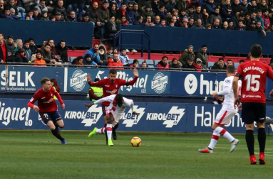 Imágenes del partido Osasuna-Mallorca disputado en El Sadar.