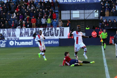 Imágenes del partido Osasuna-Mallorca disputado en El Sadar.
