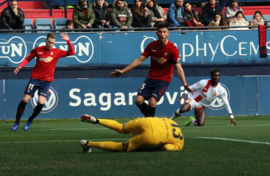 Imágenes del partido Osasuna-Mallorca disputado en El Sadar.