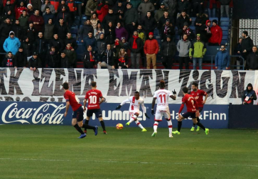 Imágenes del partido Osasuna-Mallorca disputado en El Sadar.